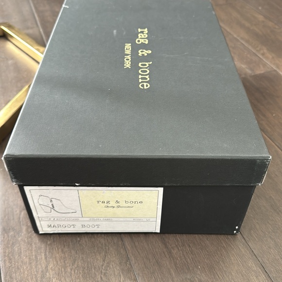 Rag & Bone Margot Bootie. Size 40. With box & shoe bag! - Picture 7 of 7